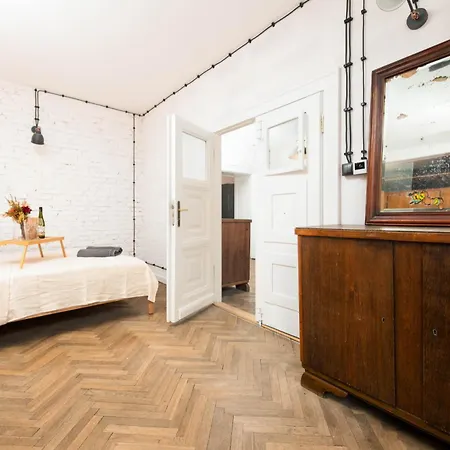 Retro Retreat By Rentujemy Apartment