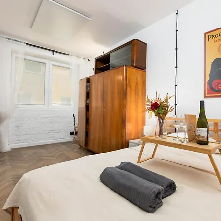 Retro Retreat By Rentujemy