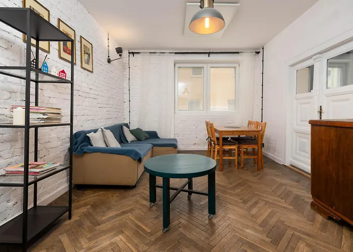 Retro Retreat By Rentujemy * بوزنان